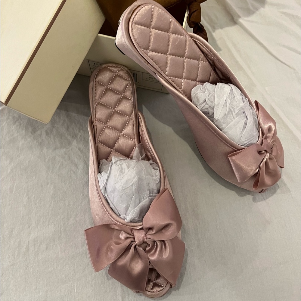 New Luxe Me Now Tryst Blush Satin Slippers Size 39 EU or 8 US